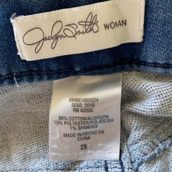 Jaclyn Smith Plus Size Pull-up Stretch Jeans - Picture 6 of 7